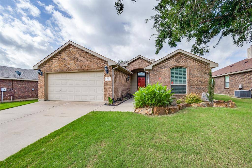 905 Meadowedge Lane, Denton, TX 76207