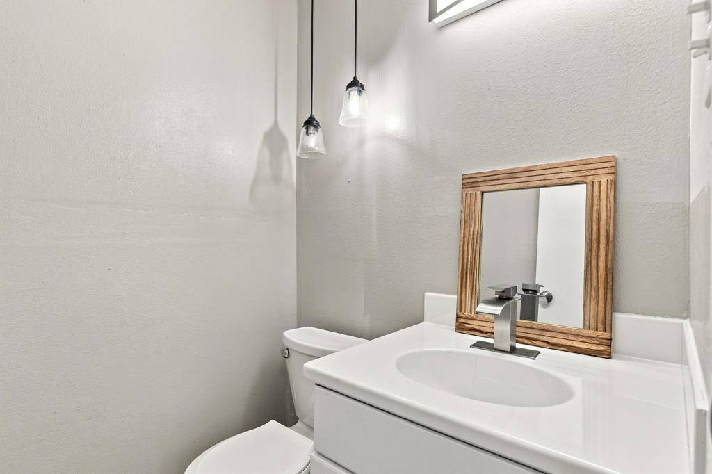 6049 W Red Bird Lane, Dallas, TX 75236