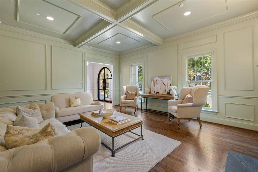 5844 Glendora Avenue, Dallas, TX 75230
