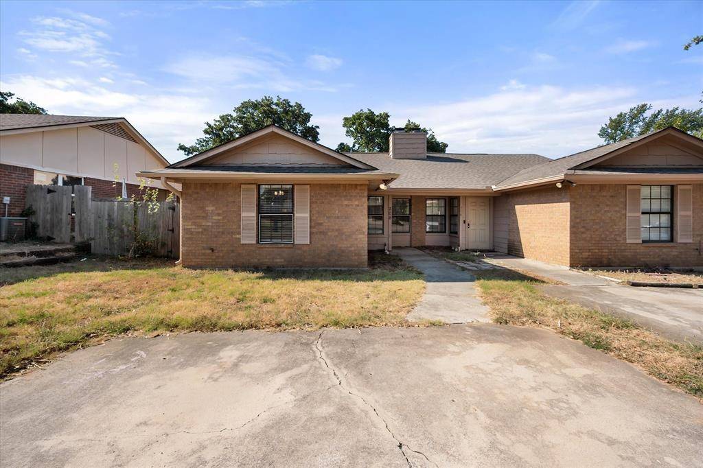 708 Woodland Court, Kennedale, TX 76060