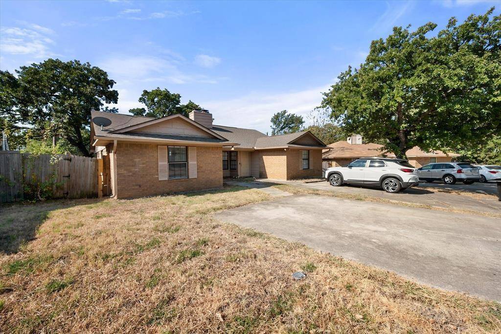 708 Woodland Court, Kennedale, TX 76060