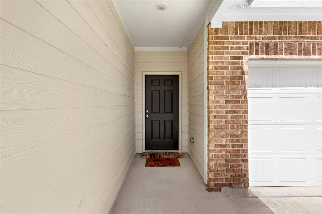 2325 Frio River Road, Glenn Heights, TX 75154