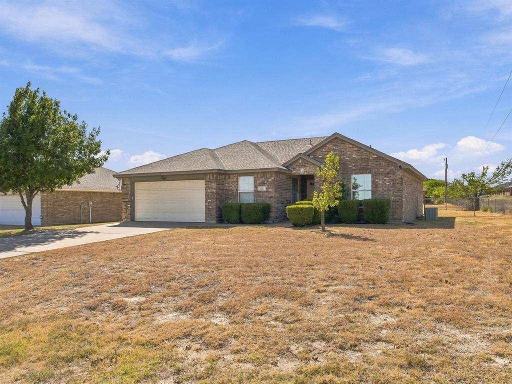 1711 Chenoweth Street, Decatur, TX 76234