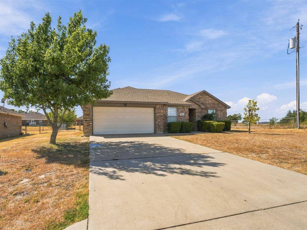 1711 Chenoweth Street, Decatur, TX 76234
