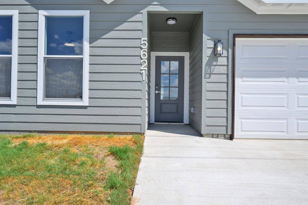 5621 San Jacinto Drive, Granbury, TX 76048