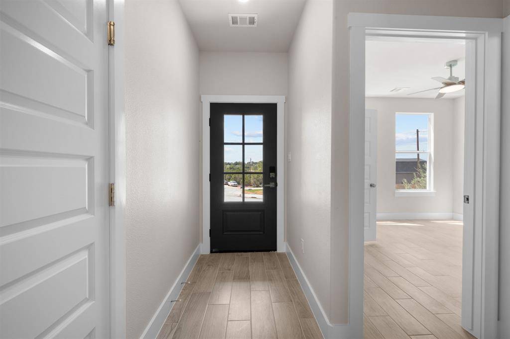 5621 San Jacinto Drive, Granbury, TX 76048