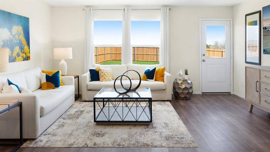 1208 Wildflower Street, Ennis, TX 75119