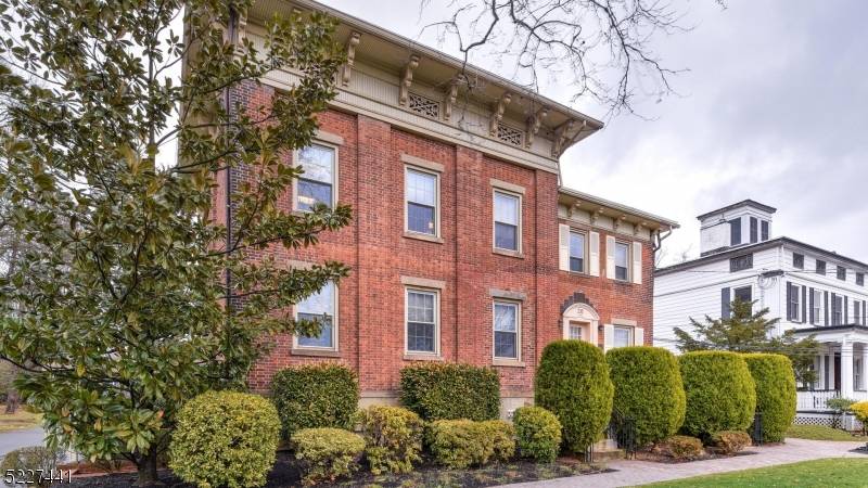 20 W End Ave, Somerville Boro, NJ 08876