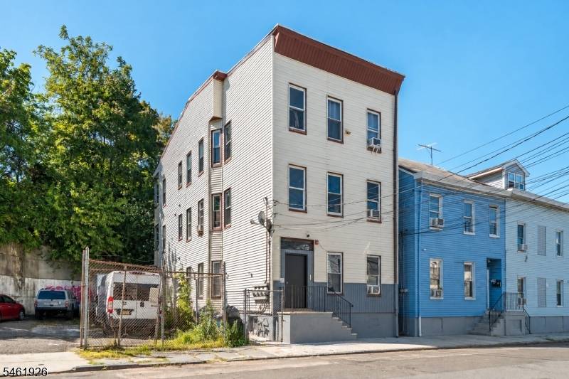 144 Spring St, Paterson City, NJ 07501