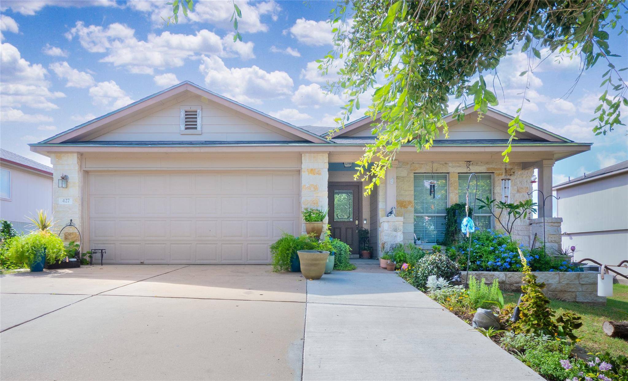 427 Buckingham DR, Kyle, TX 78640