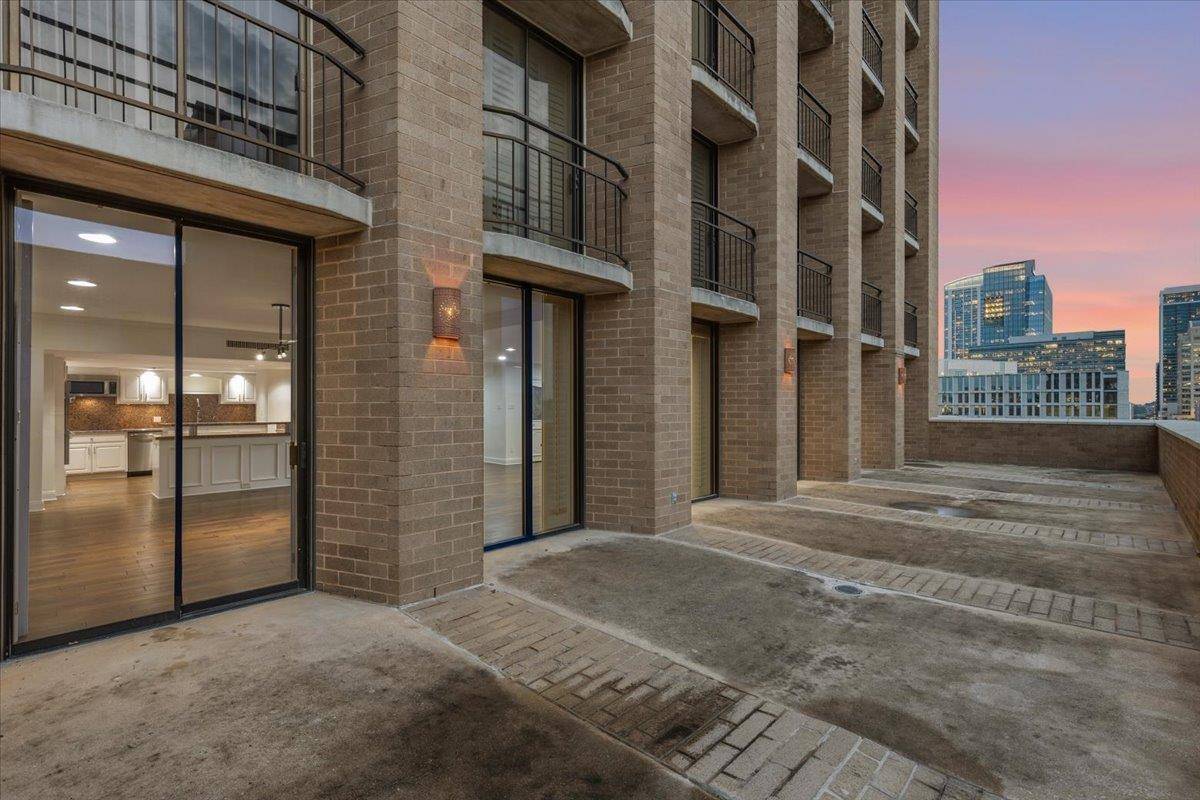 1122 Colorado ST #1004, Austin, TX 78701