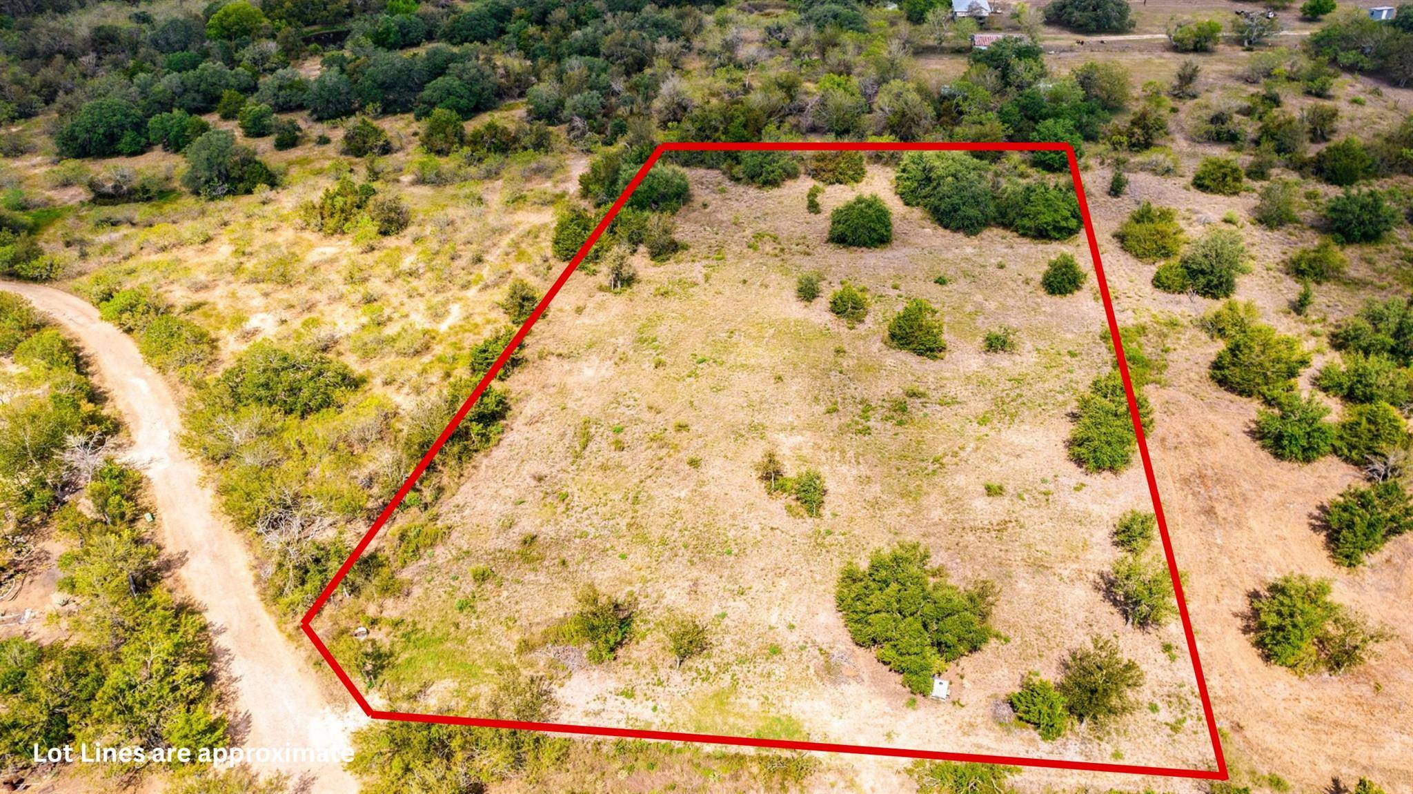 120 Hillcrest LN, Dale, TX 78616