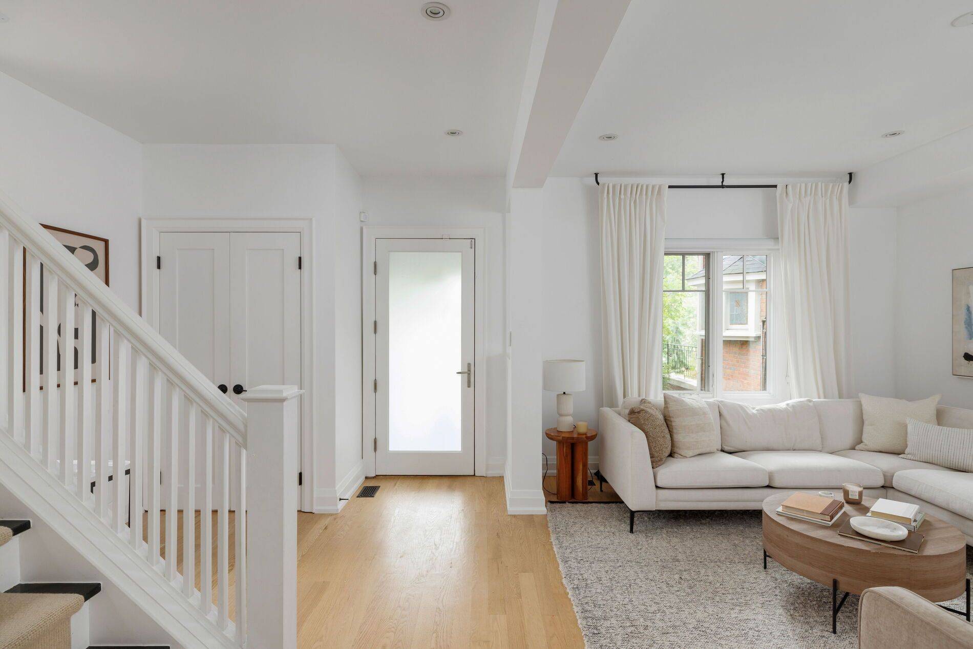 32 Edgewood CRES, Toronto C09, ON M4W 3A9