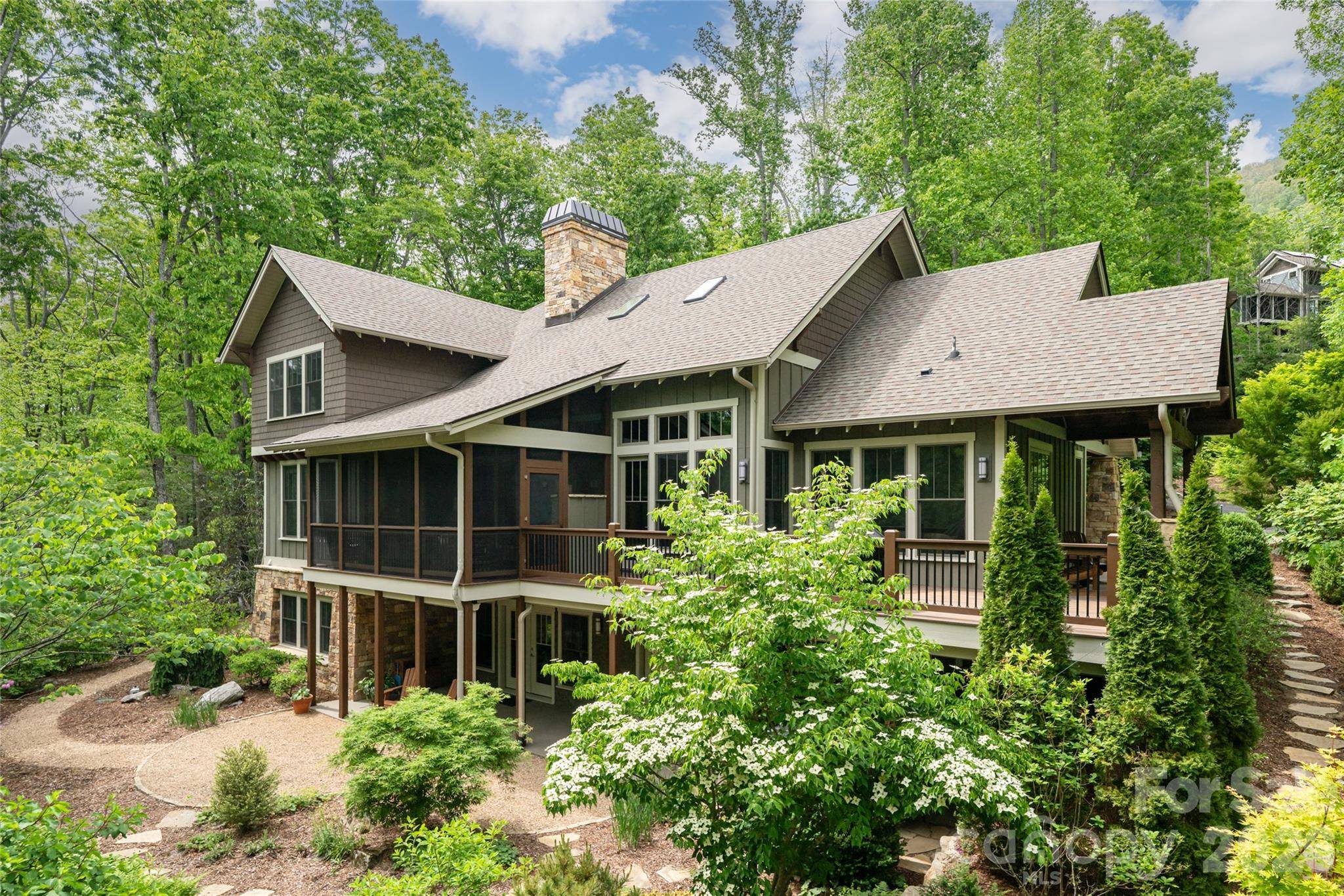 20 Higdon LN, Fairview, NC 28730