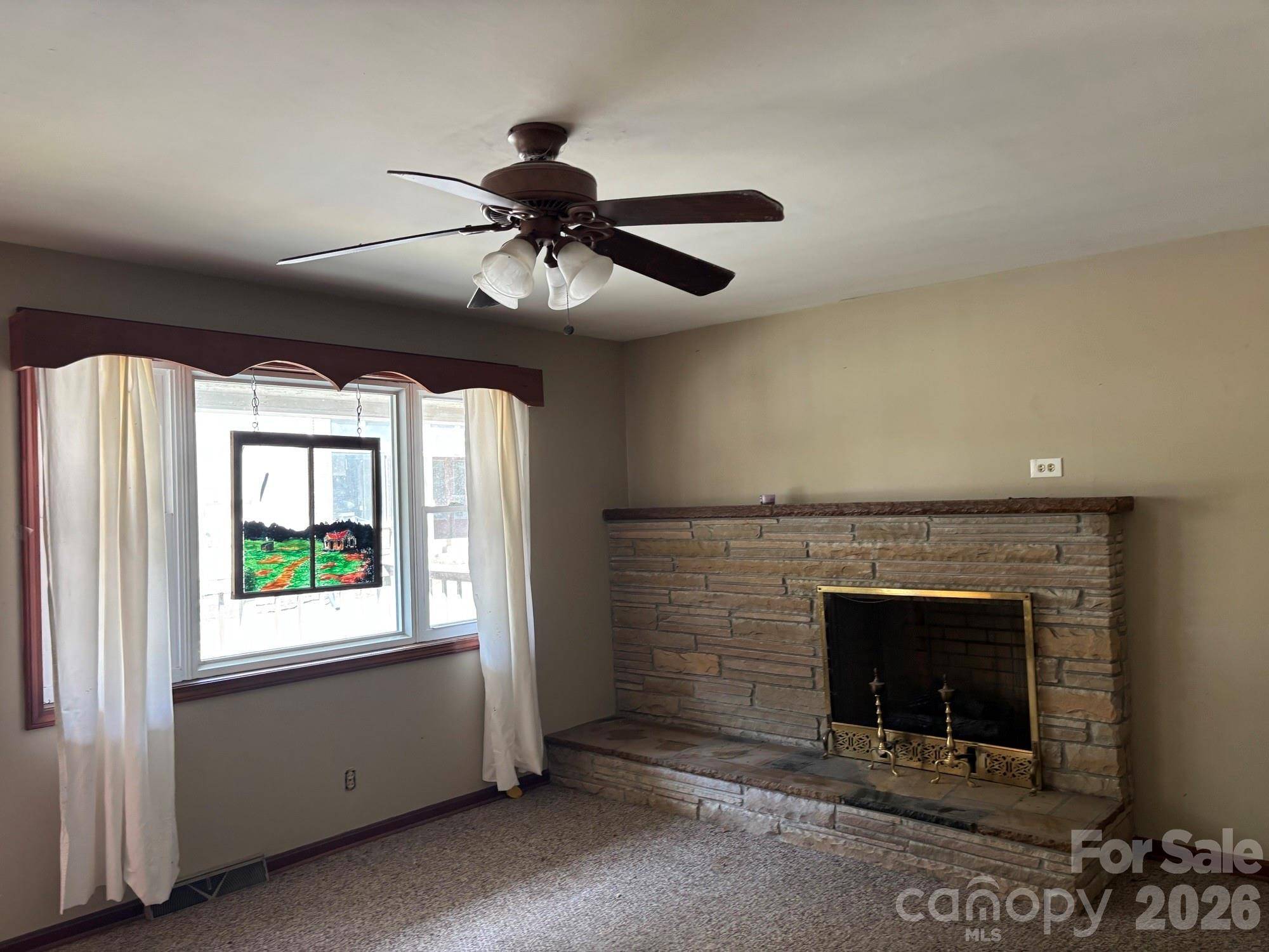 637 Toe Cane RD, Bakersville, NC 28705