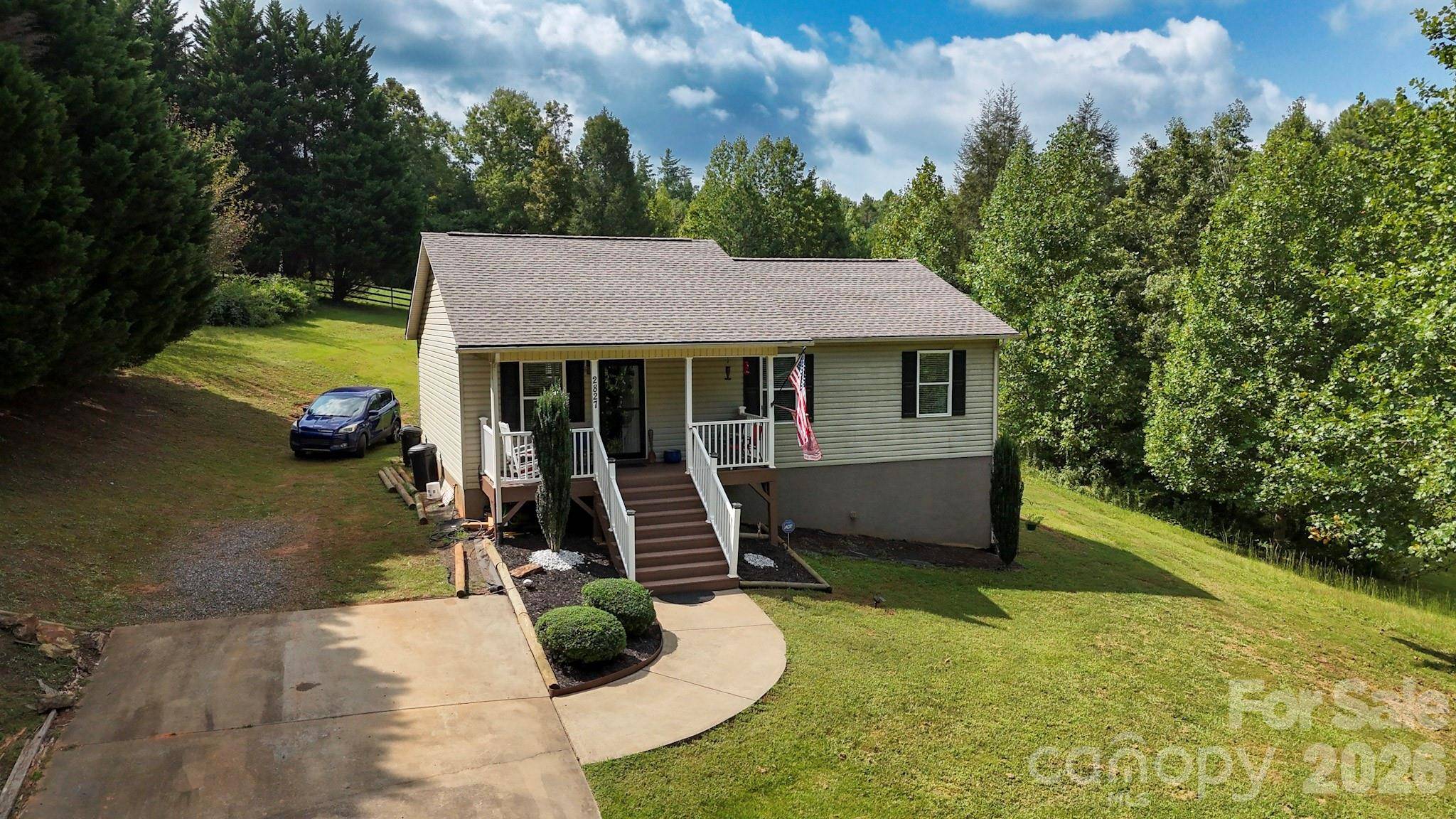 2827 Hollybrook LN, Morganton, NC 28655