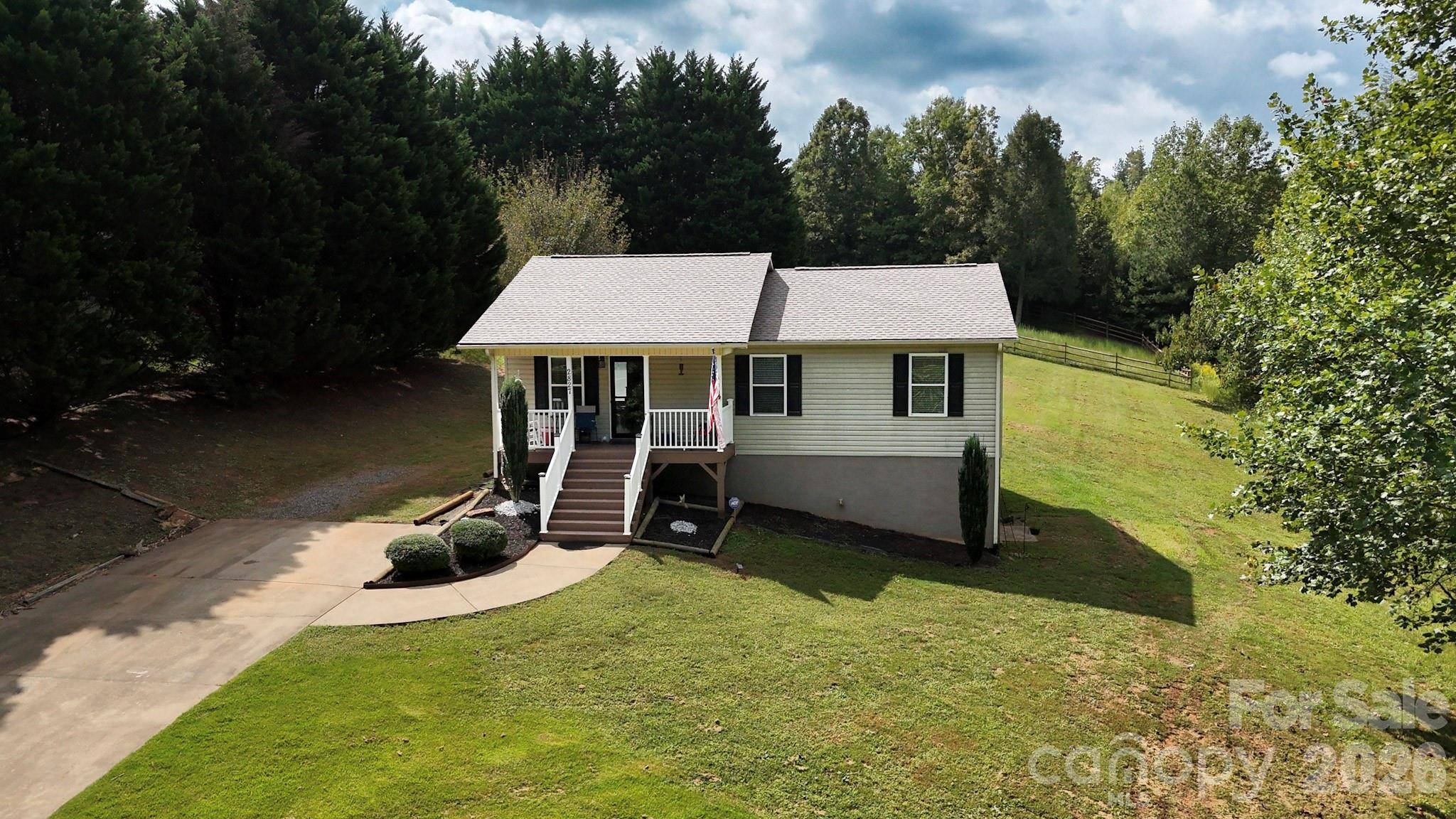 2827 Hollybrook LN, Morganton, NC 28655