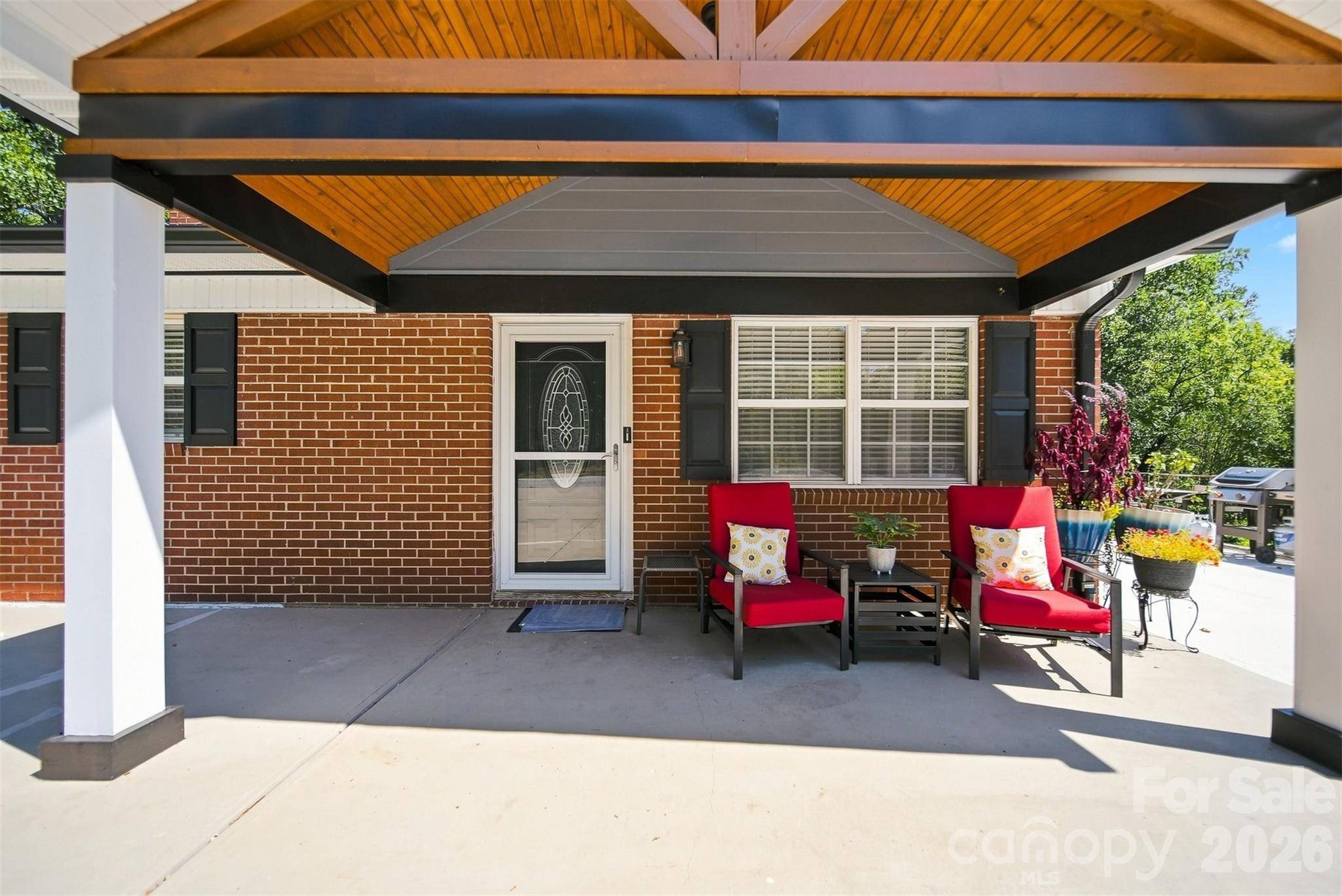 100 30th AVE NW, Hickory, NC 28601
