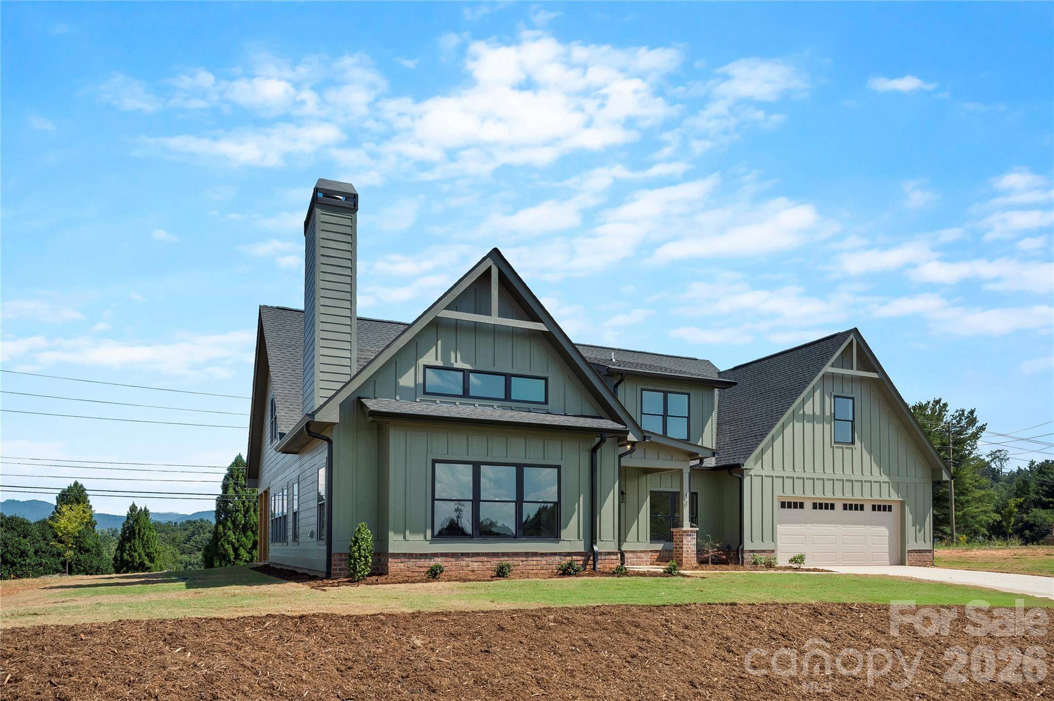 11 Sky DR S #2, Asheville, NC 28804