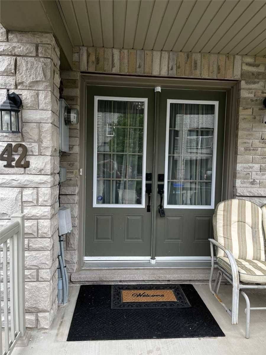 42 Linnell ST, Ajax, ON L1Z 0K8