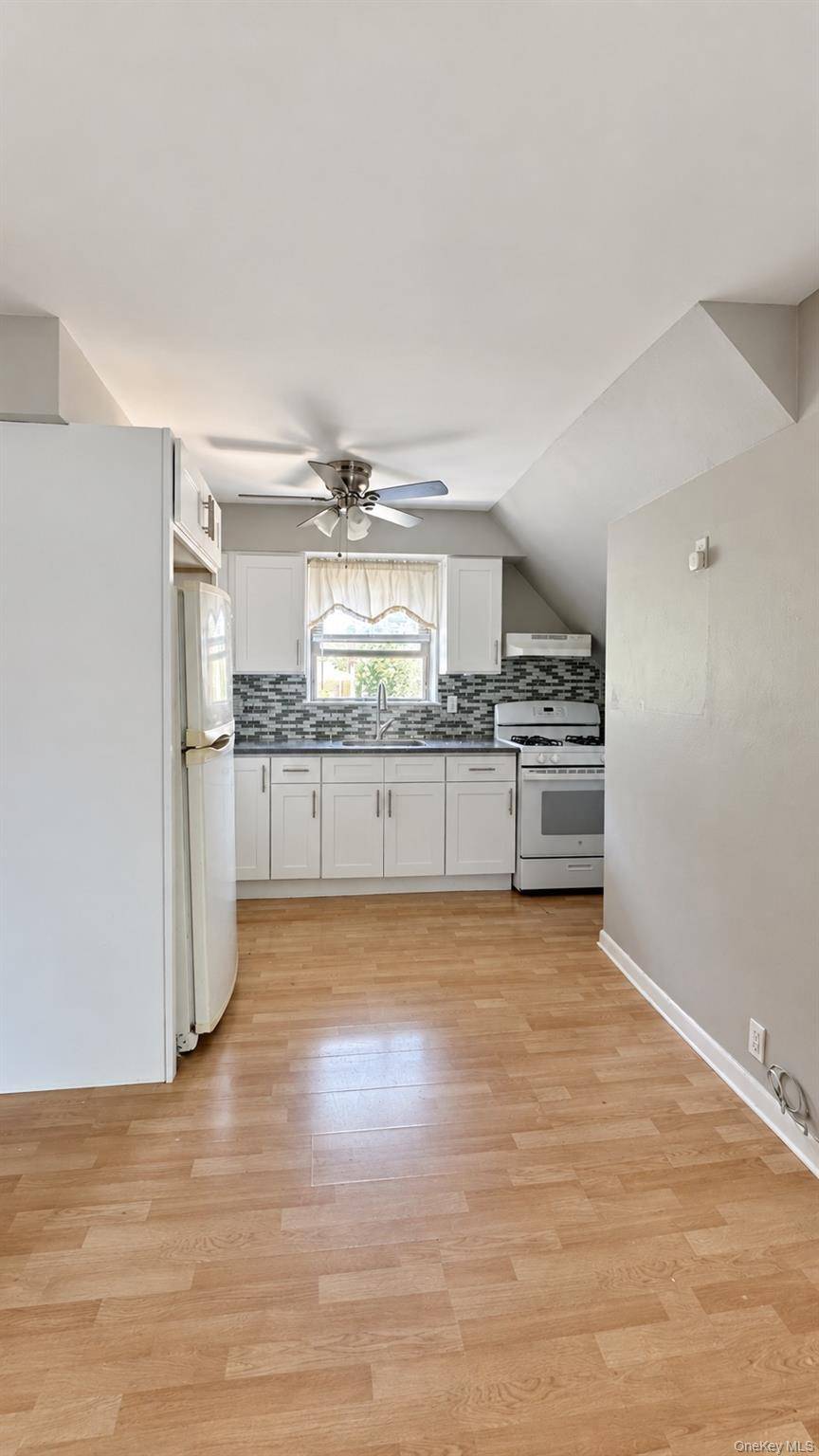 195-07 37th AVE, Flushing, NY 11358