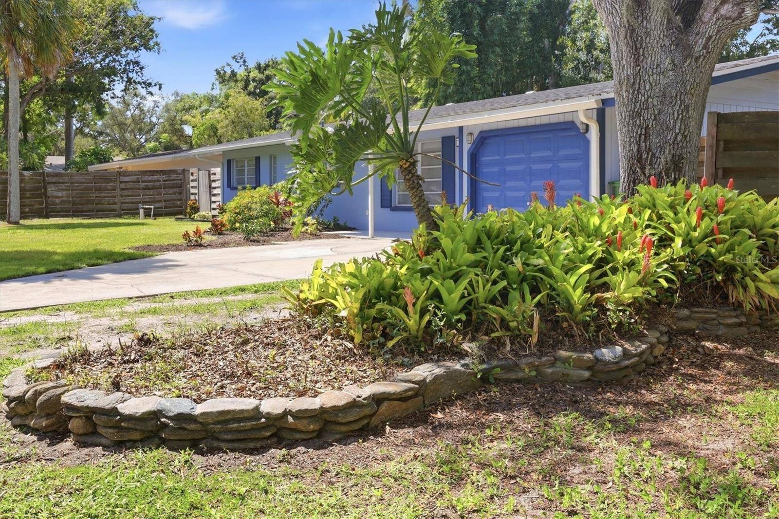 2000 CRAFT LN, Sarasota, FL 34239