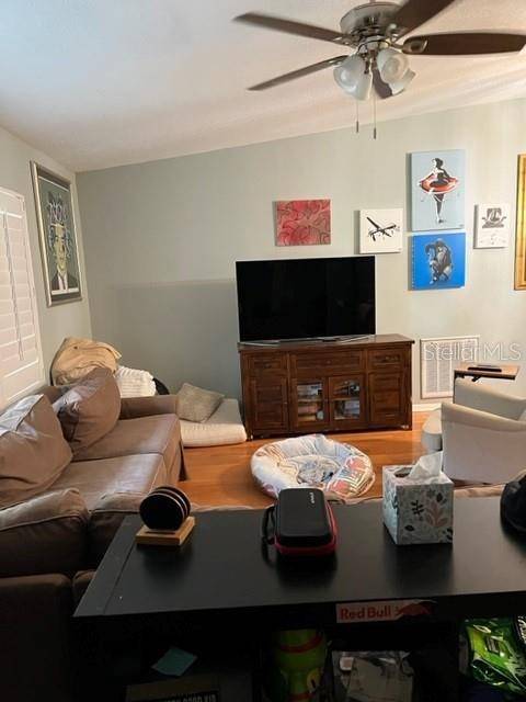 2090 SANDPIPER DR, Palm Harbor, FL 34683