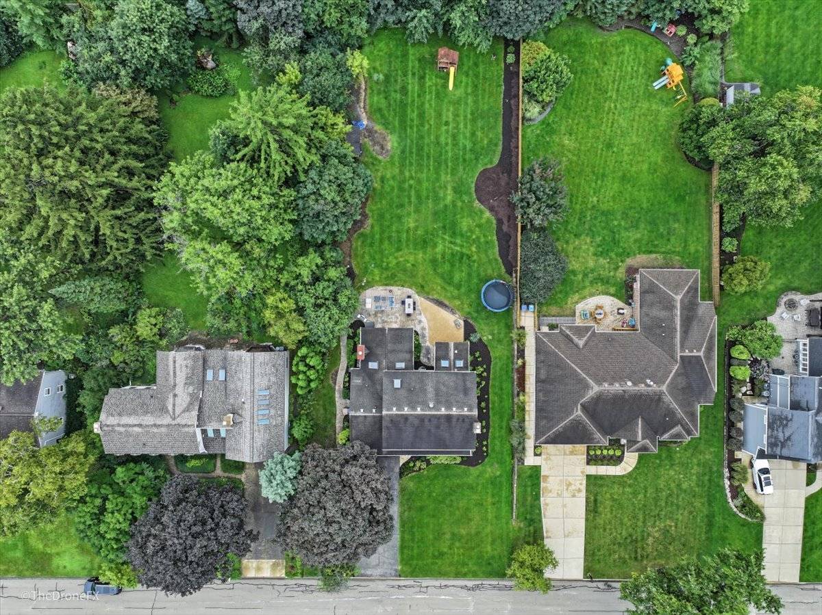 26W355 Blackhawk DR, Wheaton, IL 60189