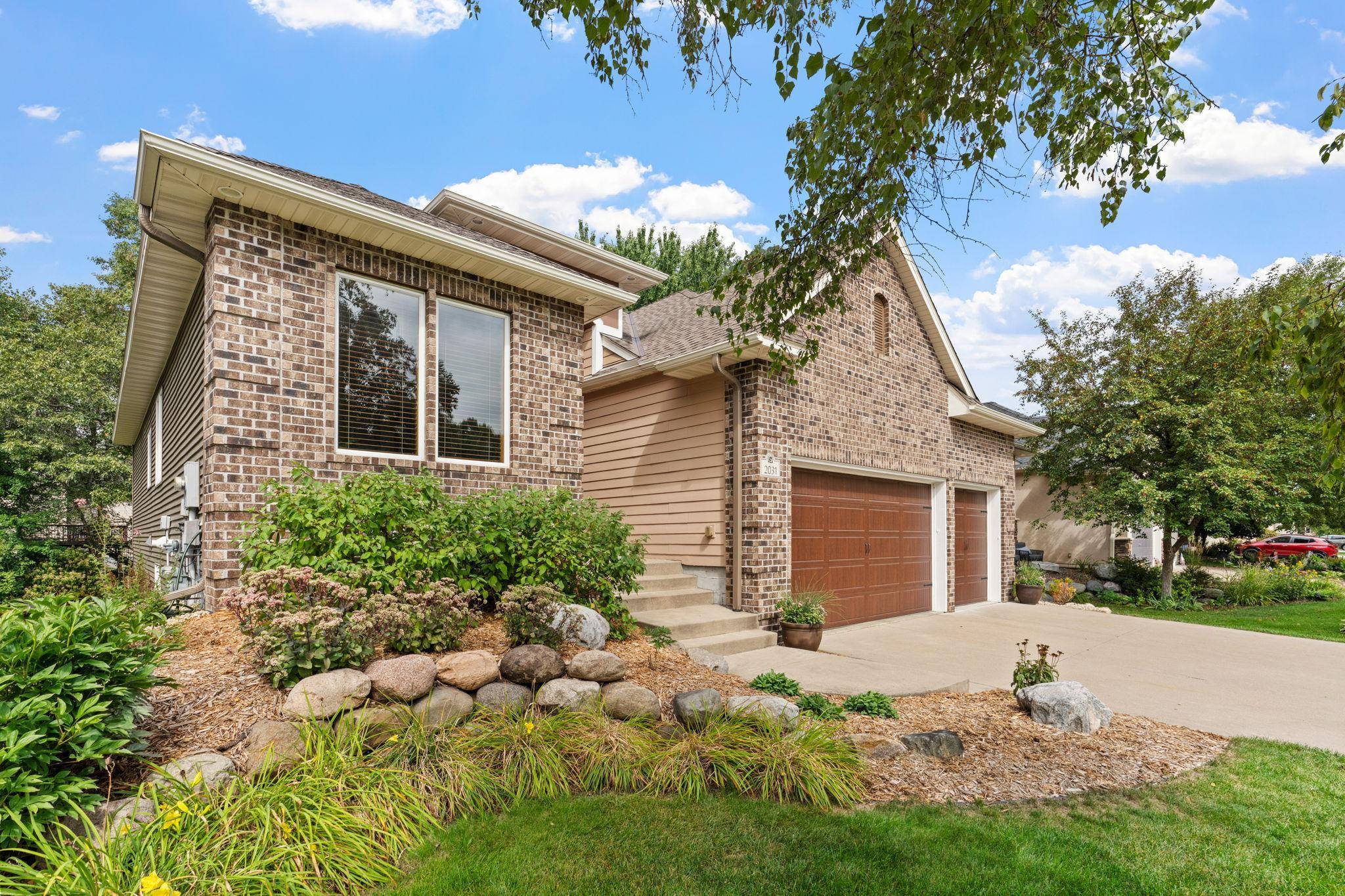 2031 118th AVE NE, Blaine, MN 55449