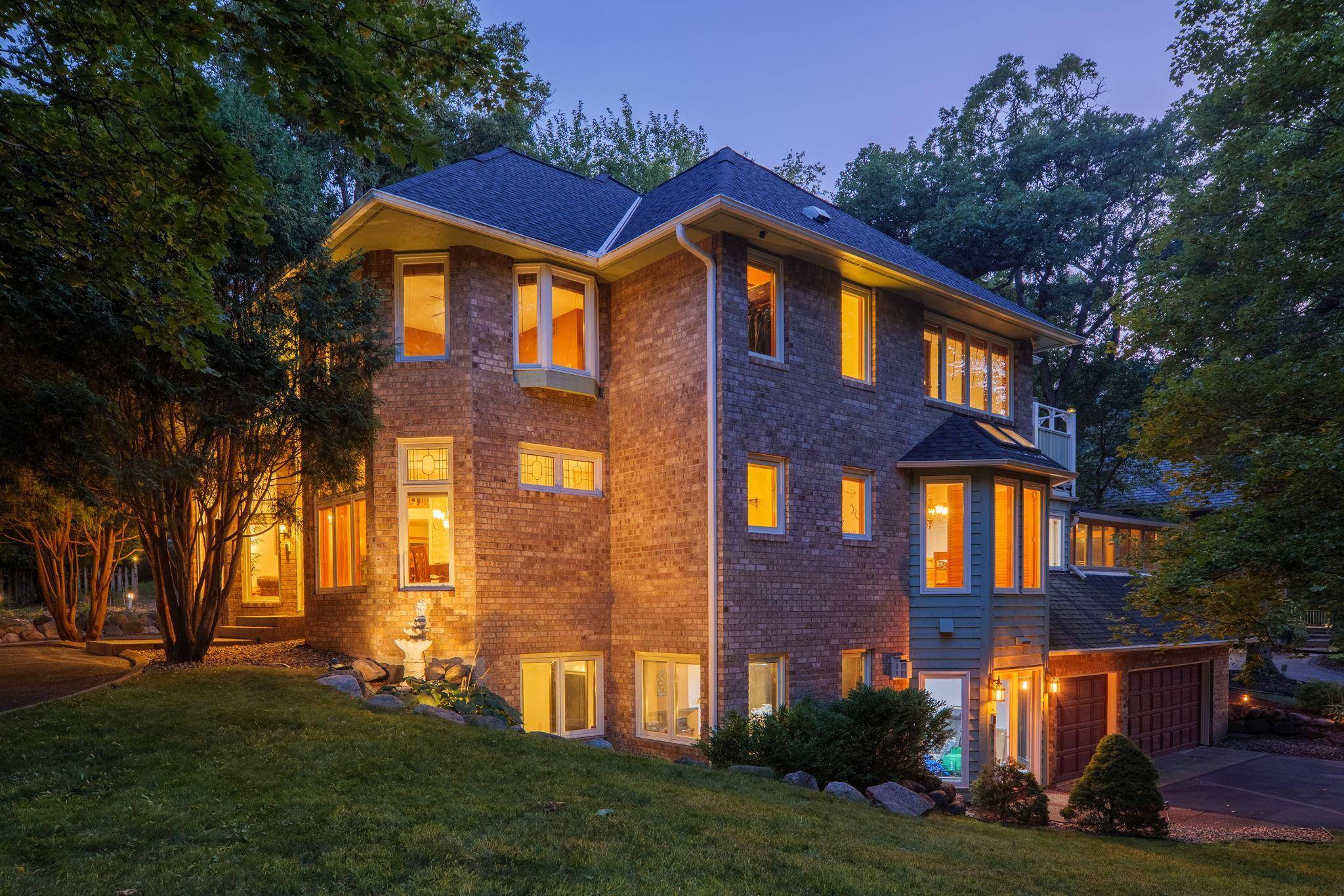 4166 Heatherton PL, Minnetonka, MN 55345
