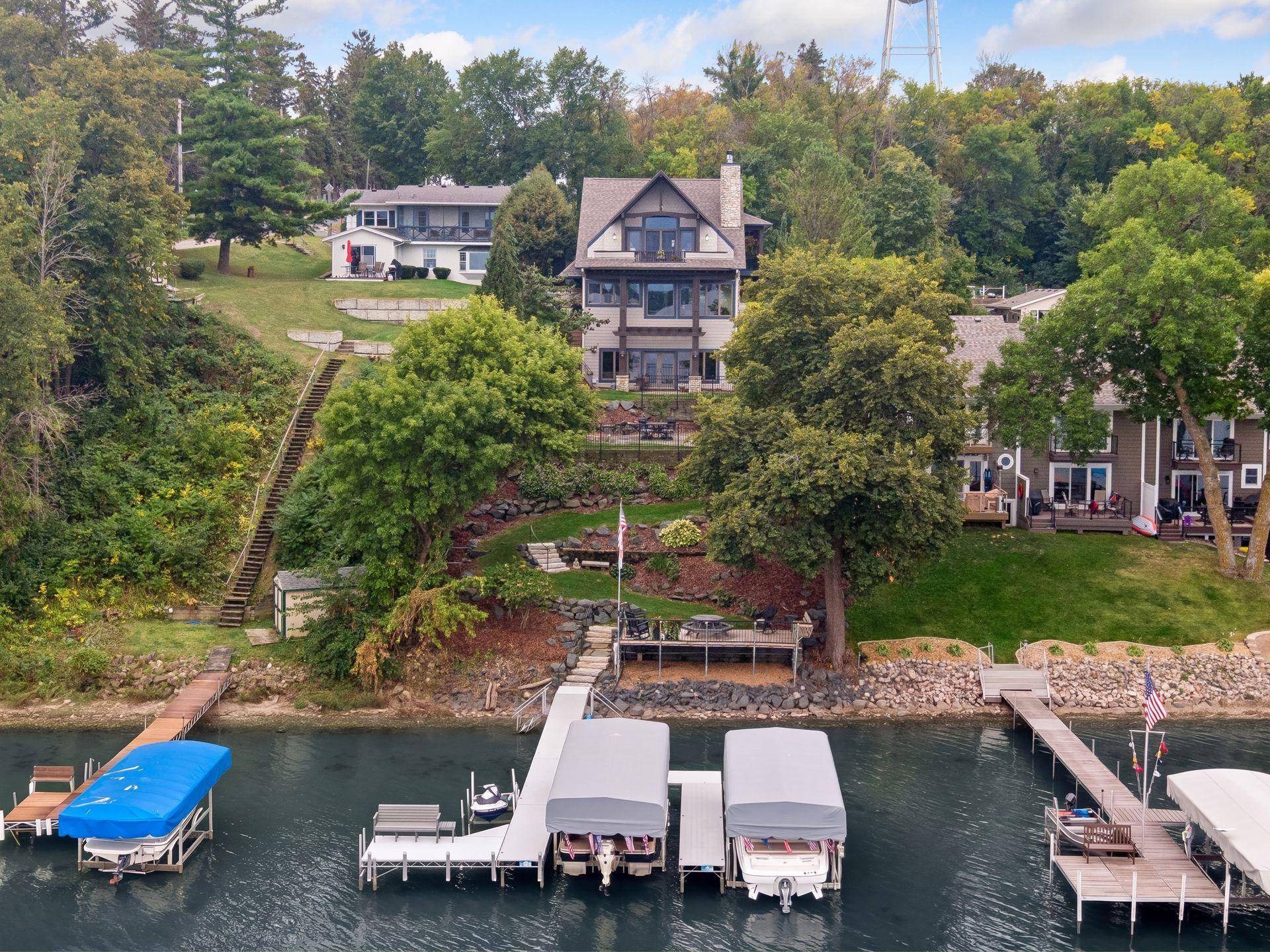 432 E Lake ST, Waconia, MN 55387