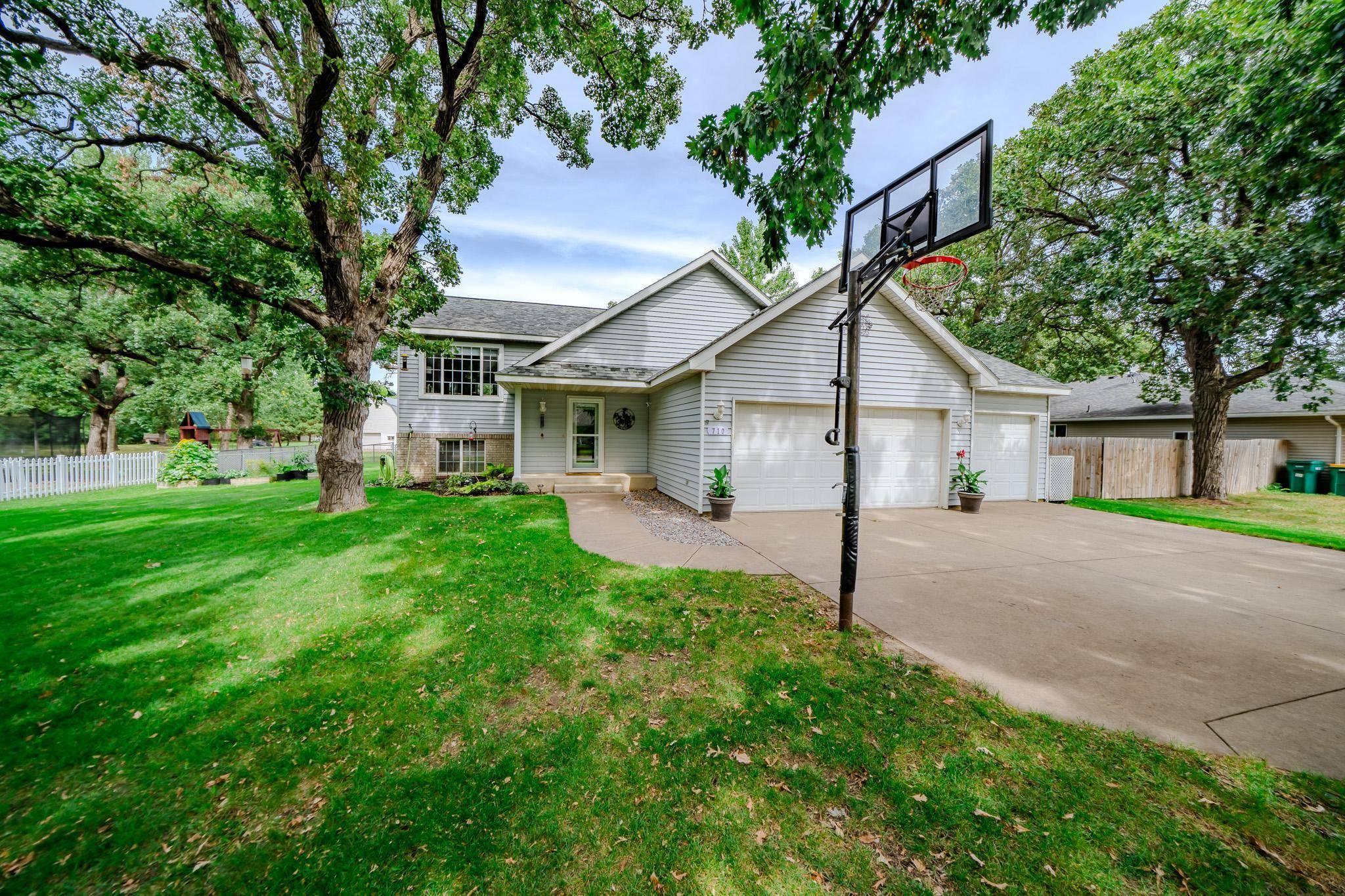 710 S 2nd ST, Royalton, MN 56373