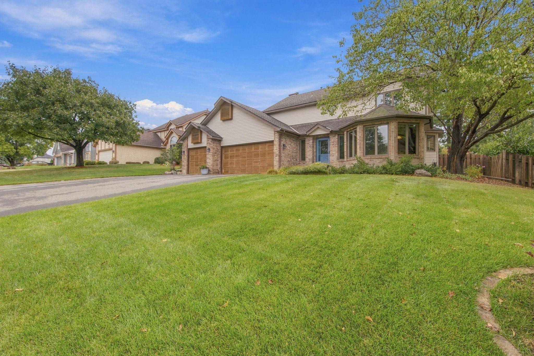 4630 Valley Forge LN N, Plymouth, MN 55442