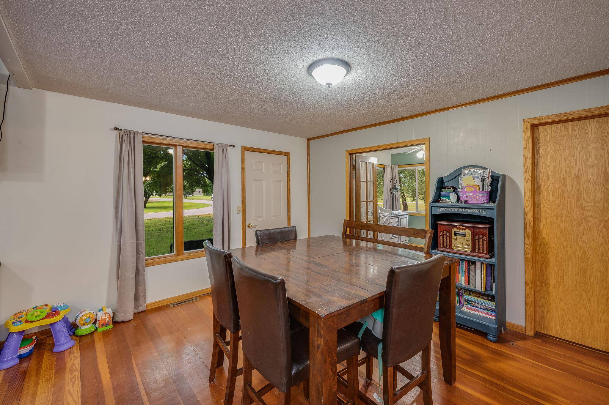 225 W Hill ST, Granada, MN 56039