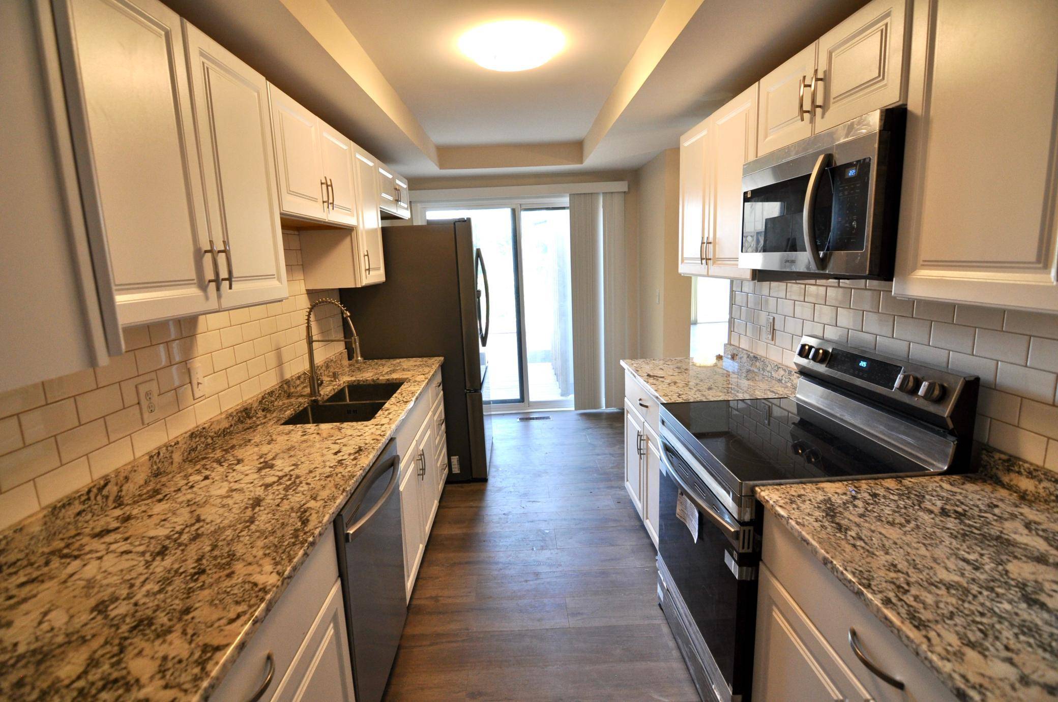 5845 Lake Curve LN, Brooklyn Center, MN 55429