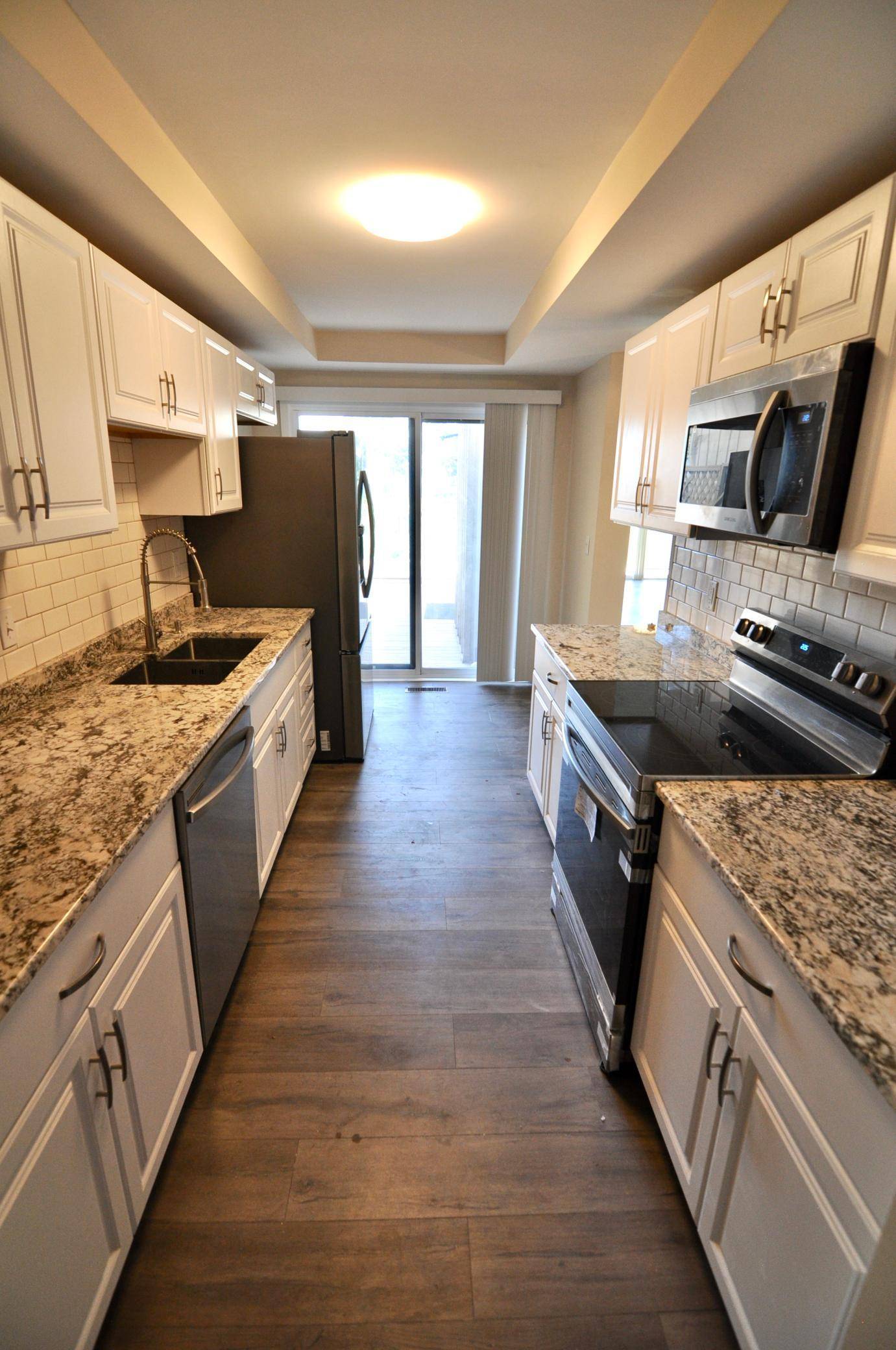 5845 Lake Curve LN, Brooklyn Center, MN 55429