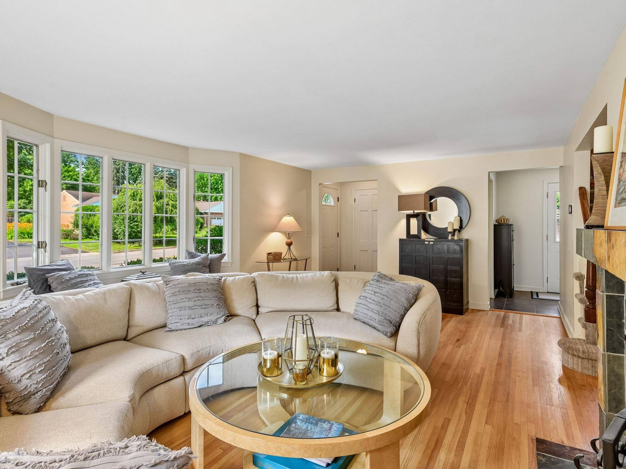 5220 Maddox LN, Edina, MN 55436