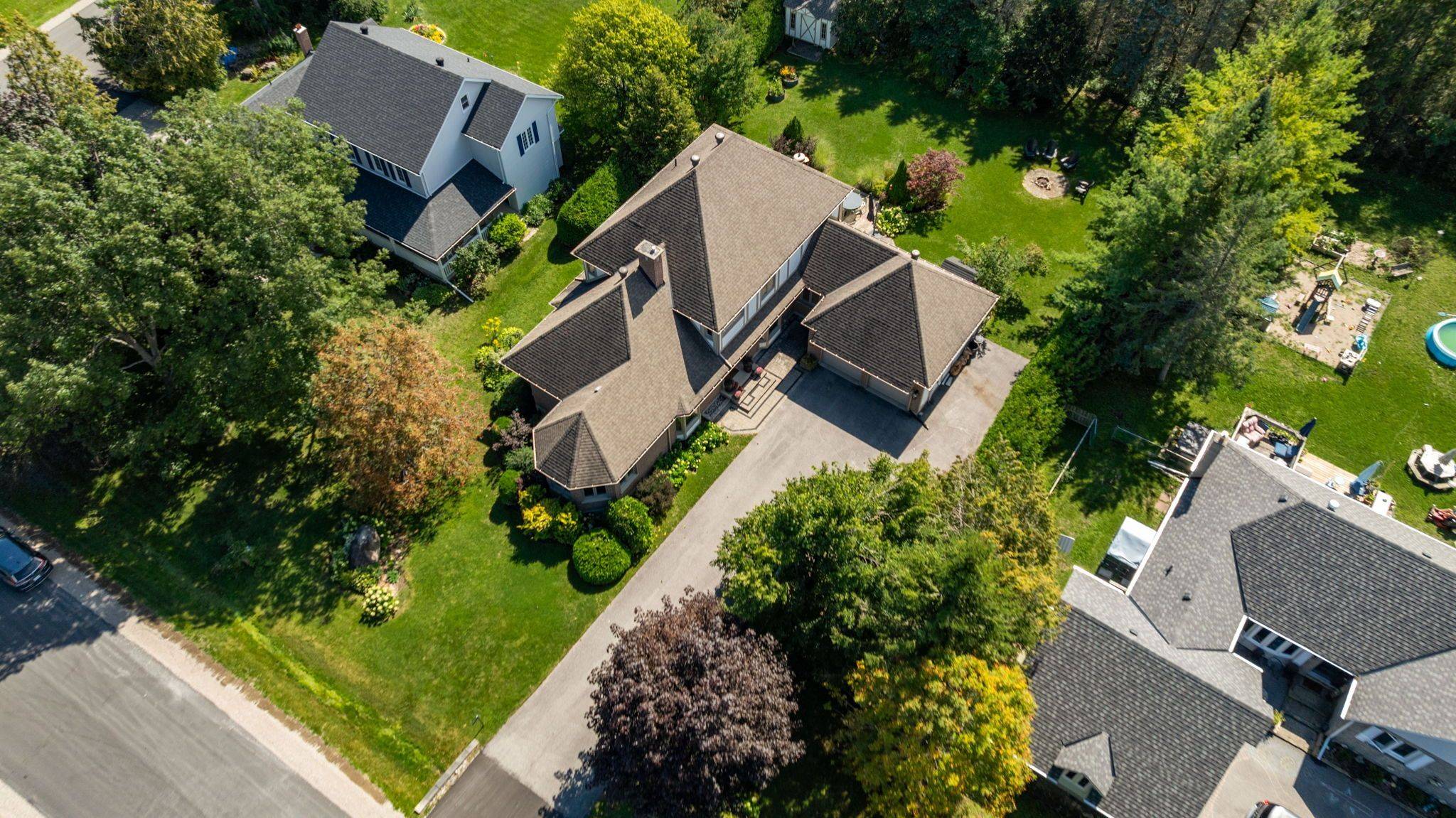 9 Howard DR, Oro-medonte, ON L0L 2E0