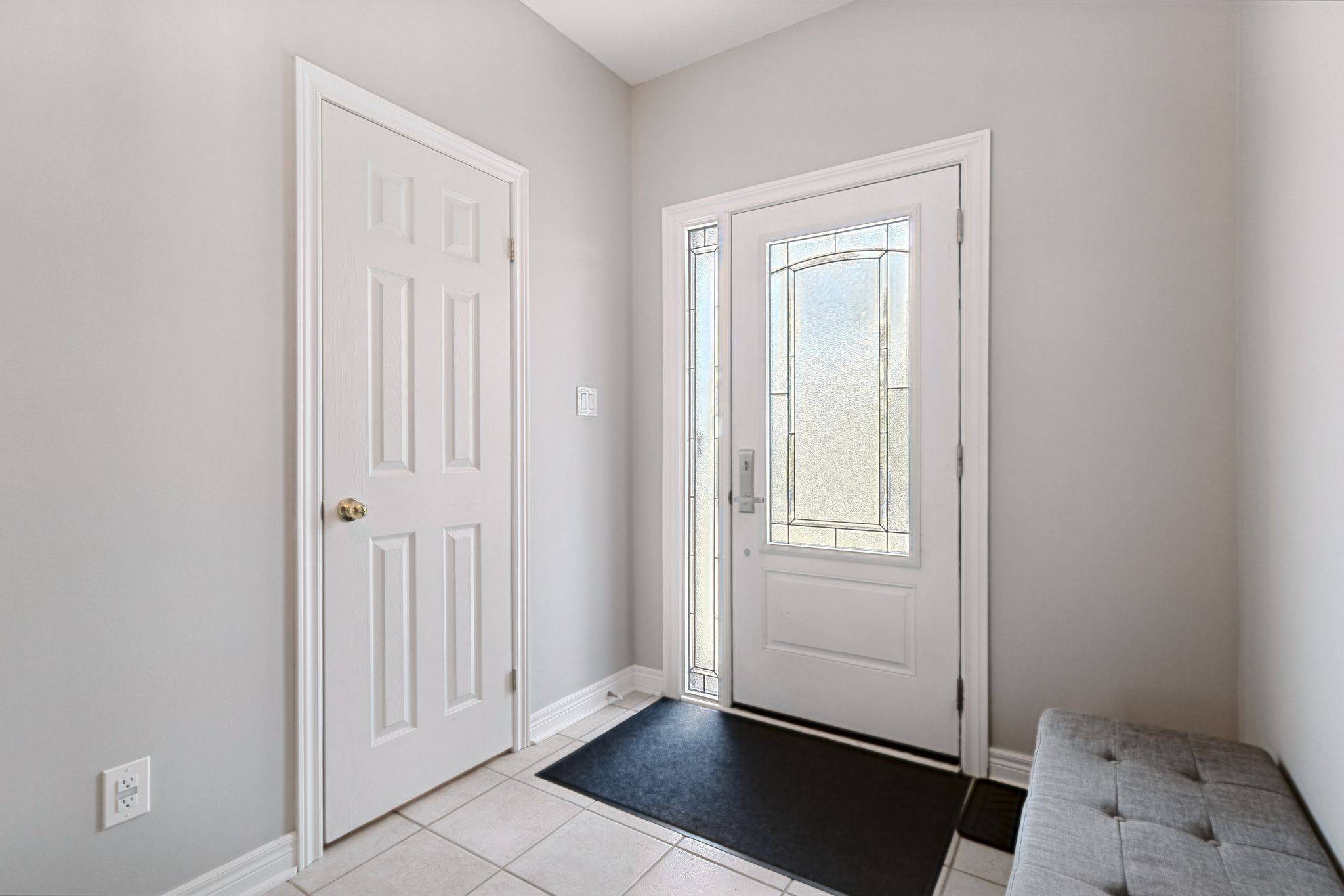 2092 ENGLISH CRES, Burlington, ON L7L 7B3