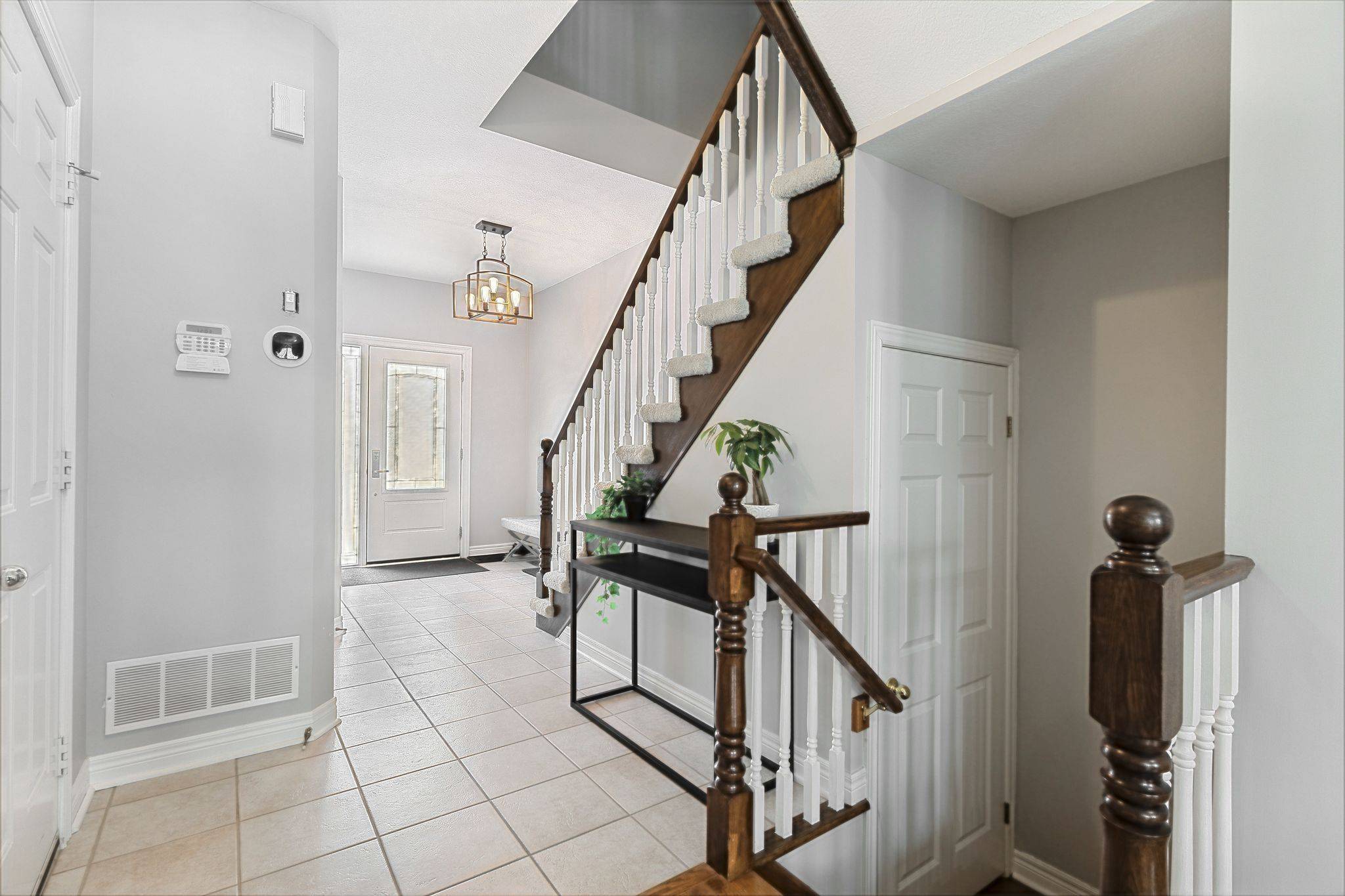 2092 ENGLISH CRES, Burlington, ON L7L 7B3