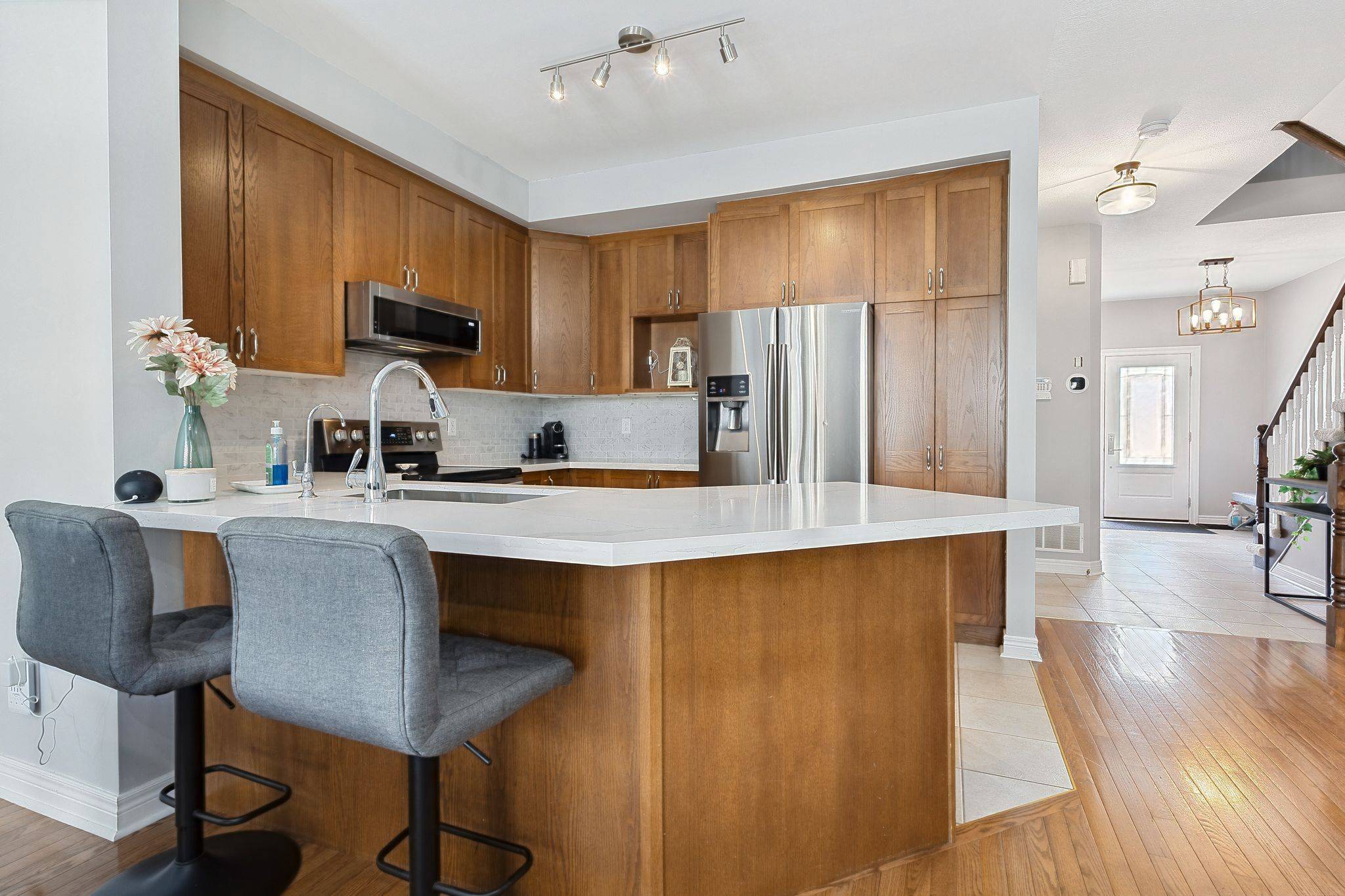 2092 ENGLISH CRES, Burlington, ON L7L 7B3
