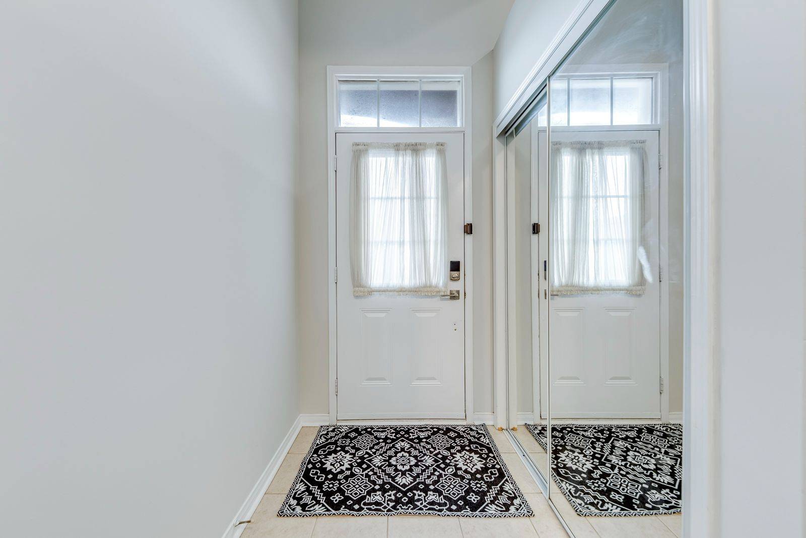 2418 Adamvale CRES, Oakville, ON L6M 0E1