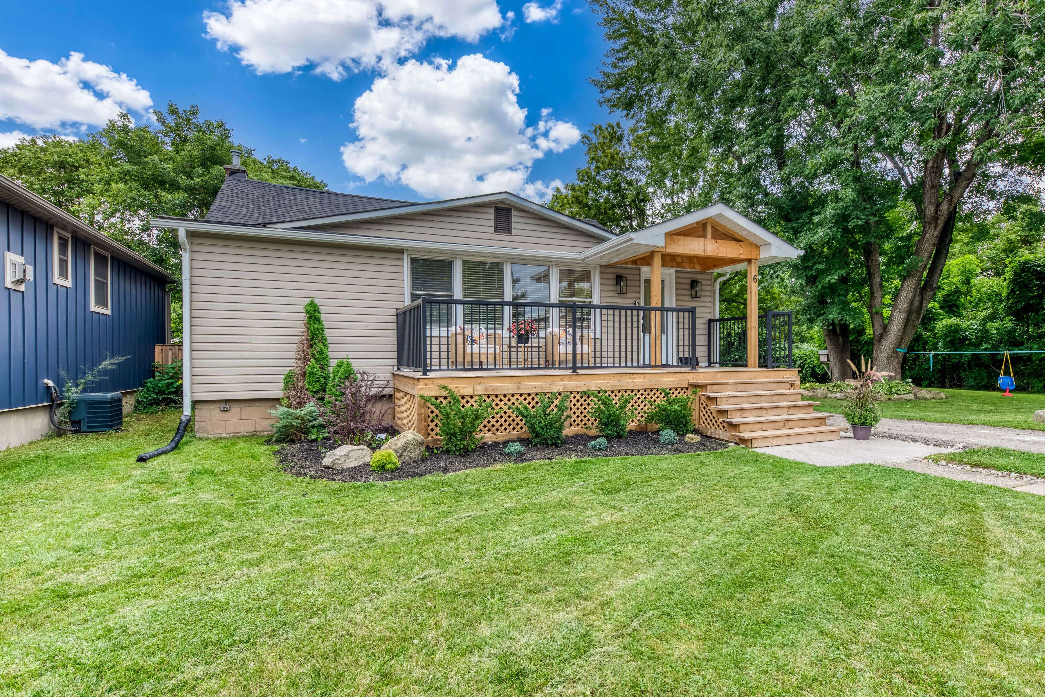 6 Rembe AVE, Hamilton, ON L8H 7G6