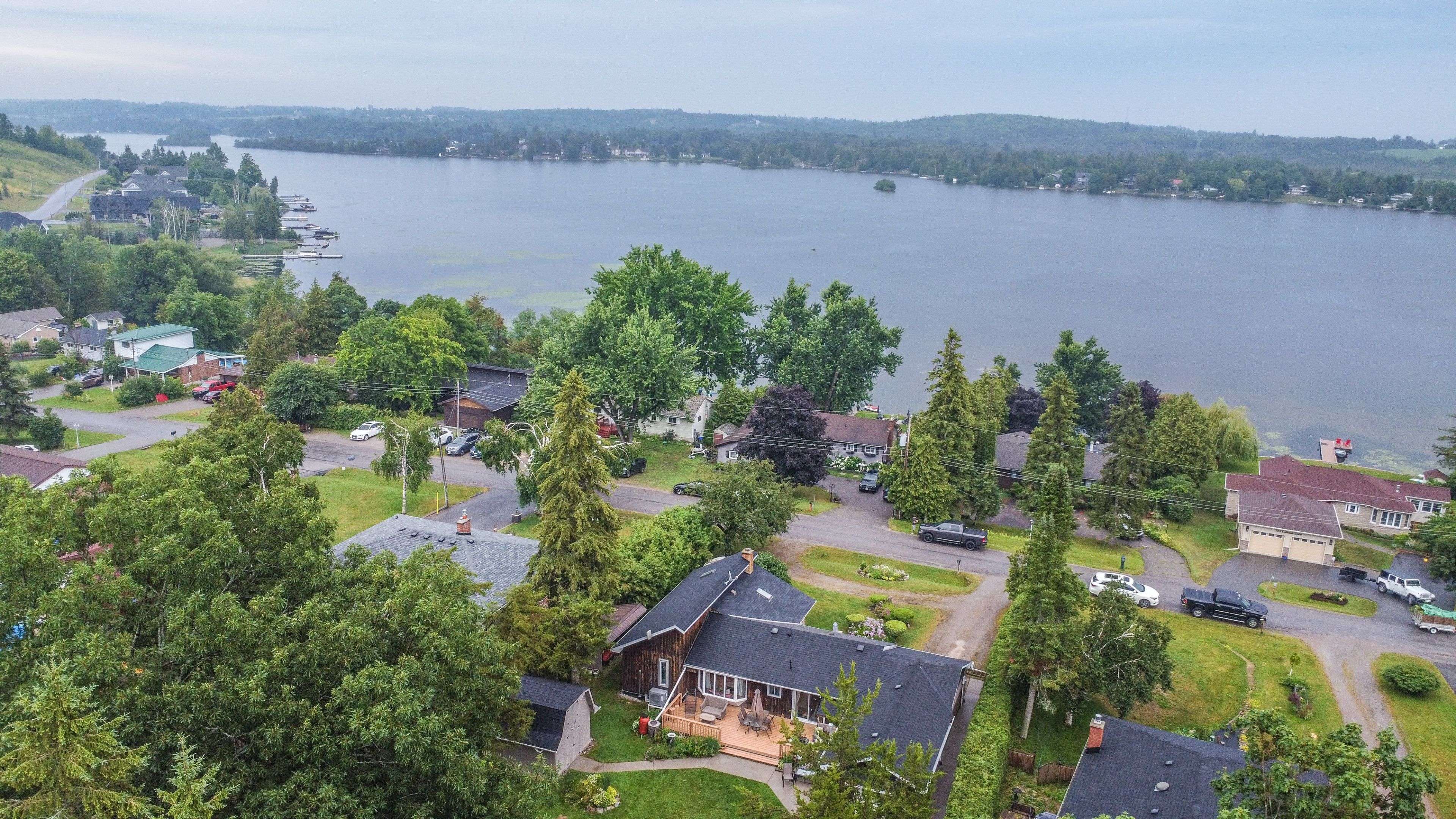 126 Lakeside DR, Selwyn, ON K0L 1T0