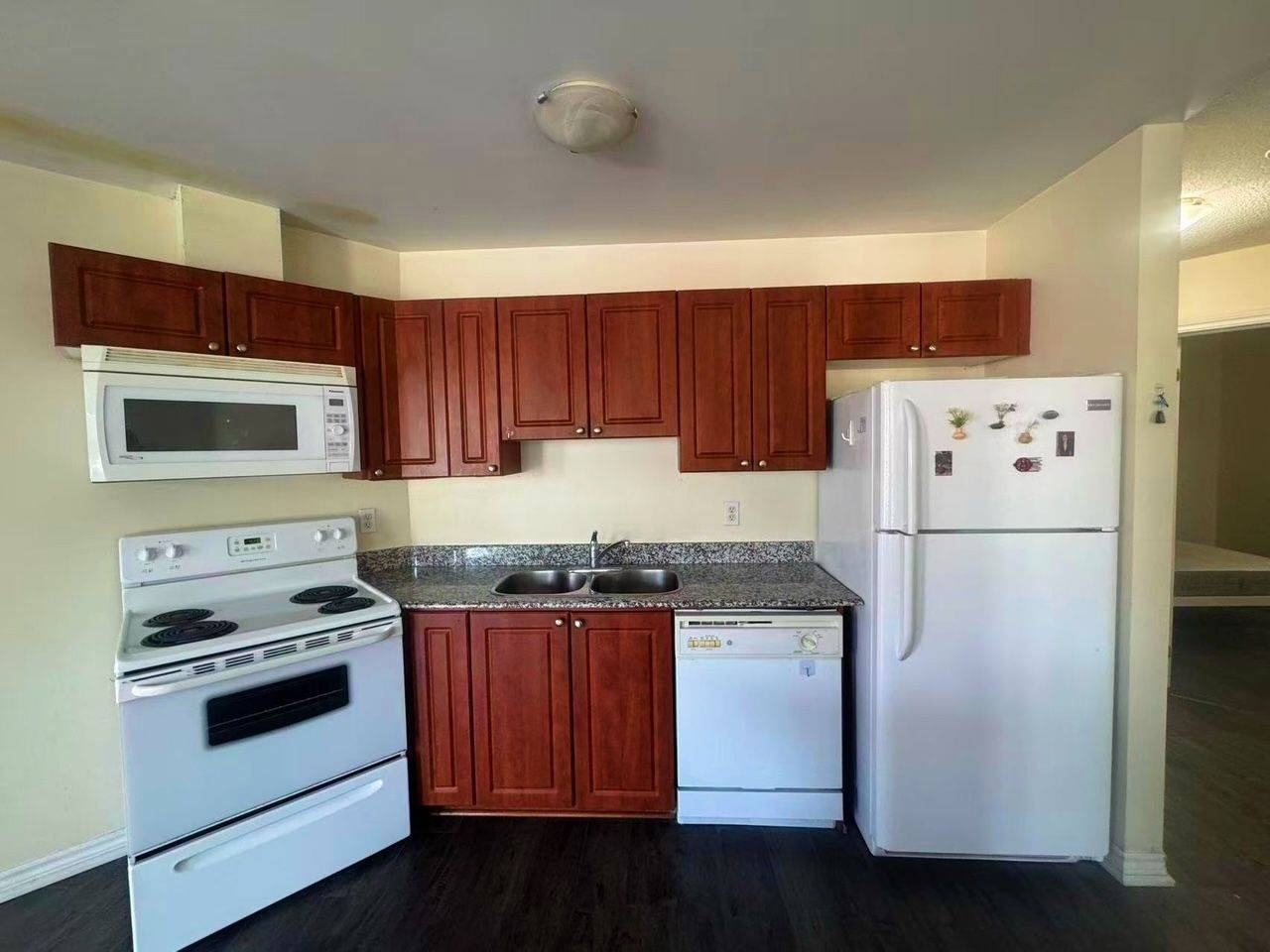 135 James ST S #314, Hamilton, ON L8P 2Z6