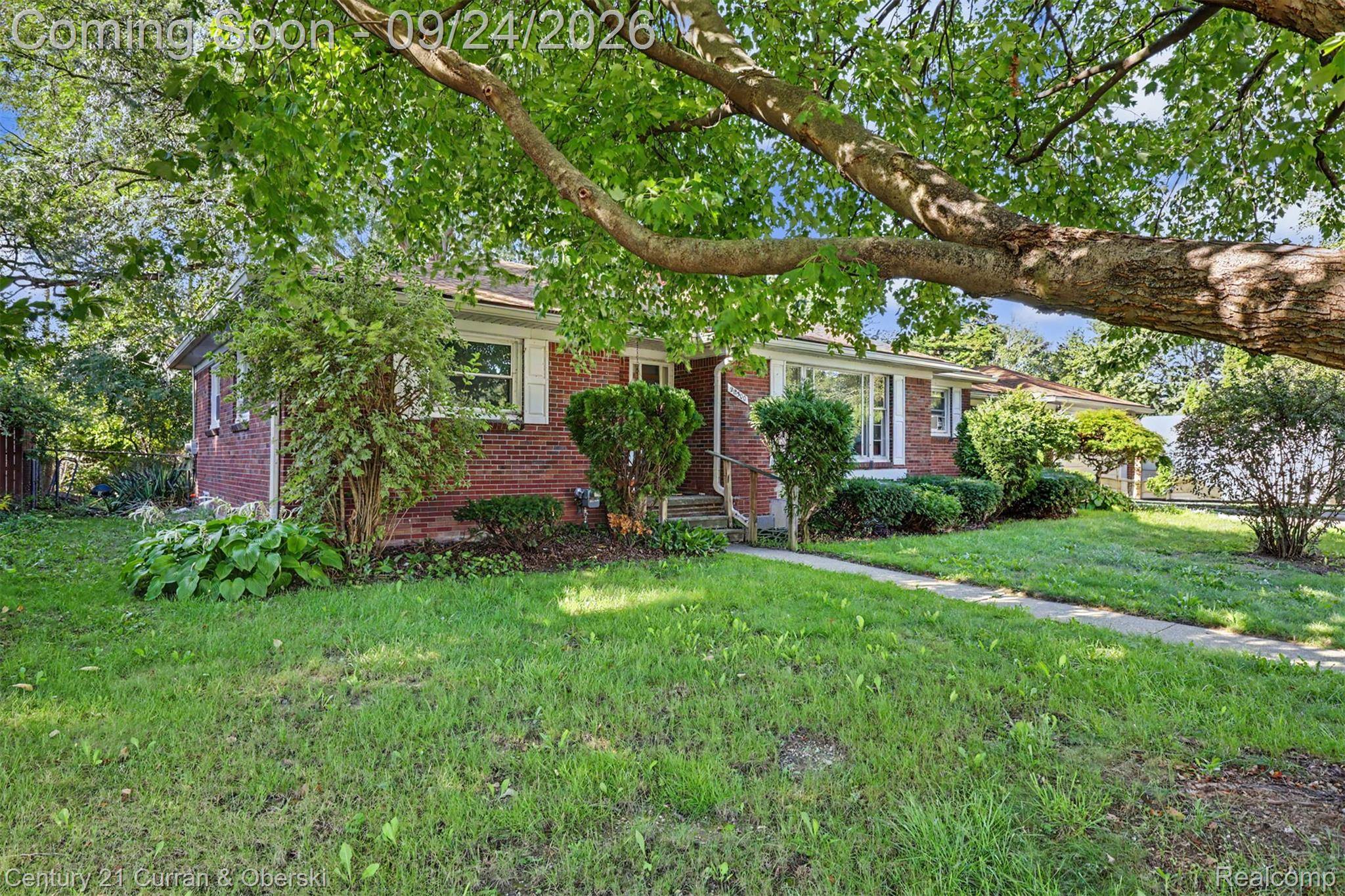 22300 Lanse ST, St. Clair Shores, MI 48081