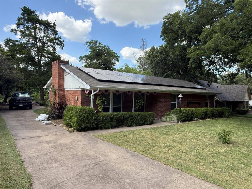 429 Ten Mile Drive, Desoto, TX 75115