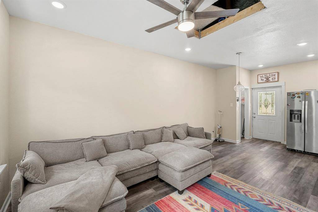 868 County Road 405, Buckholts, TX 76518