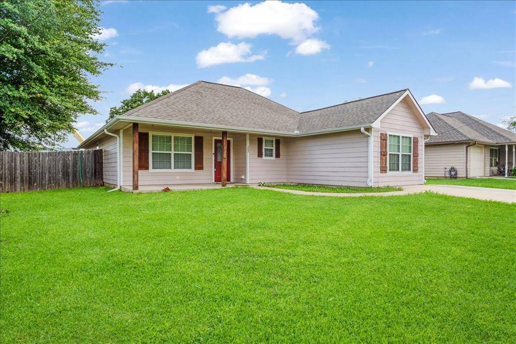 207 Chaffin Street, Bonham, TX 75418