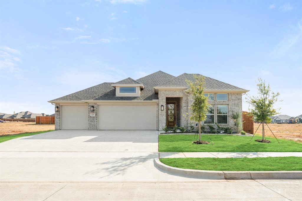 125 Ponce De Leon Drive, Granbury, TX 76048